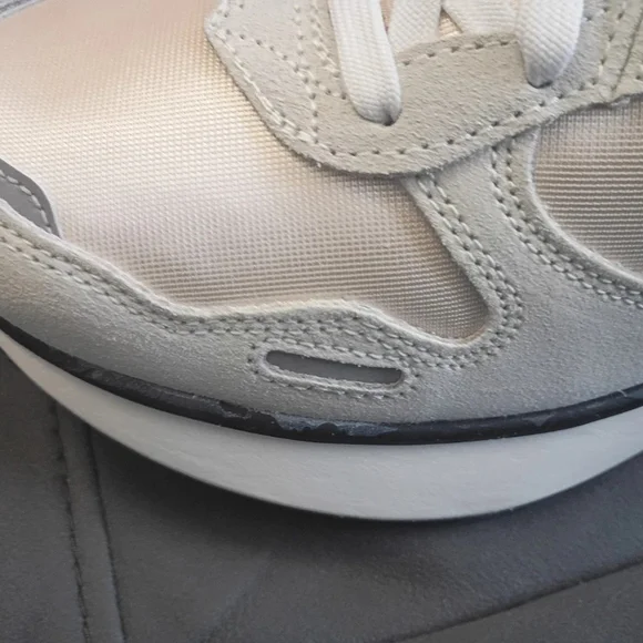 Nike Womens Sneakers - Picture 8 of 8